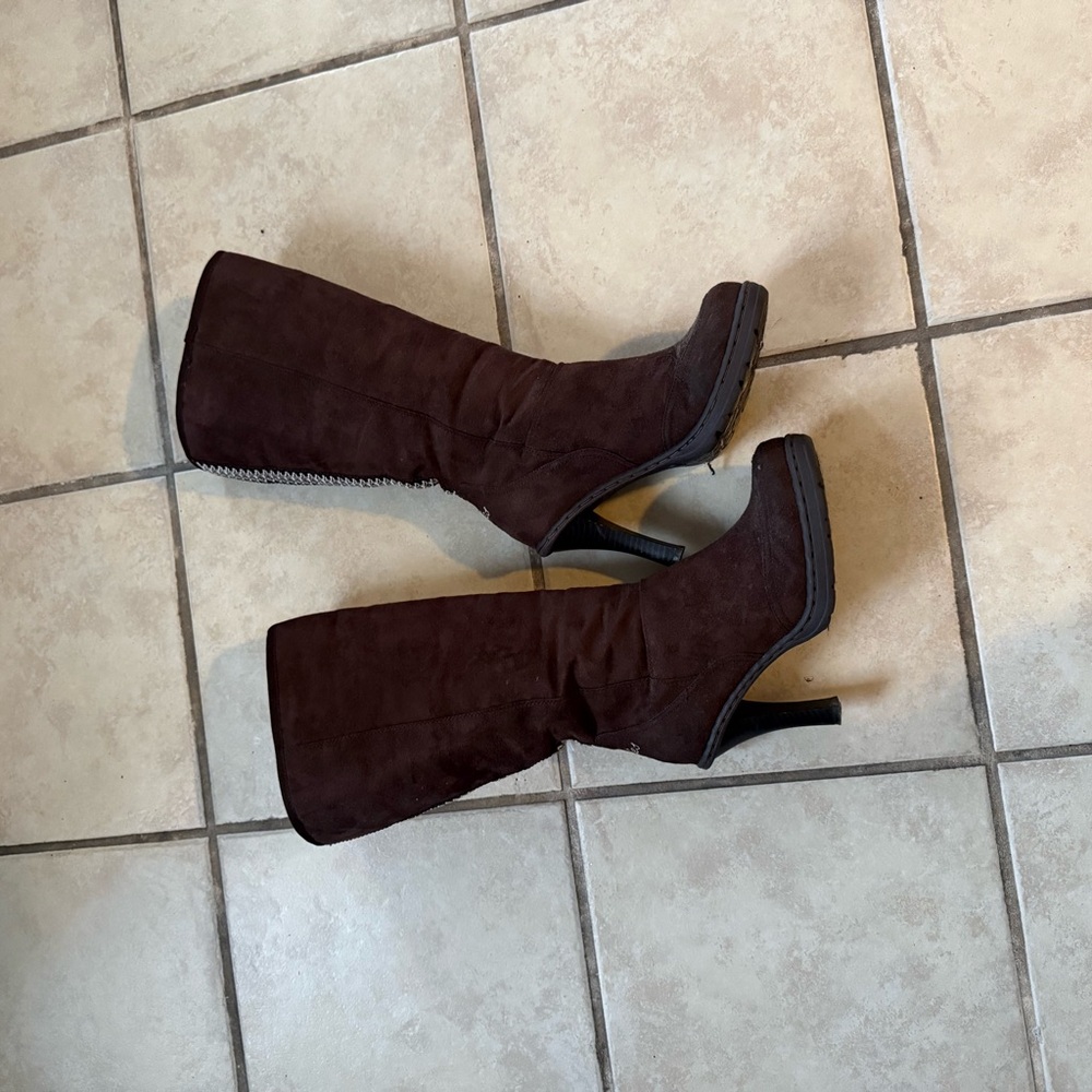 Candie's Chic Brown Heeled Boots